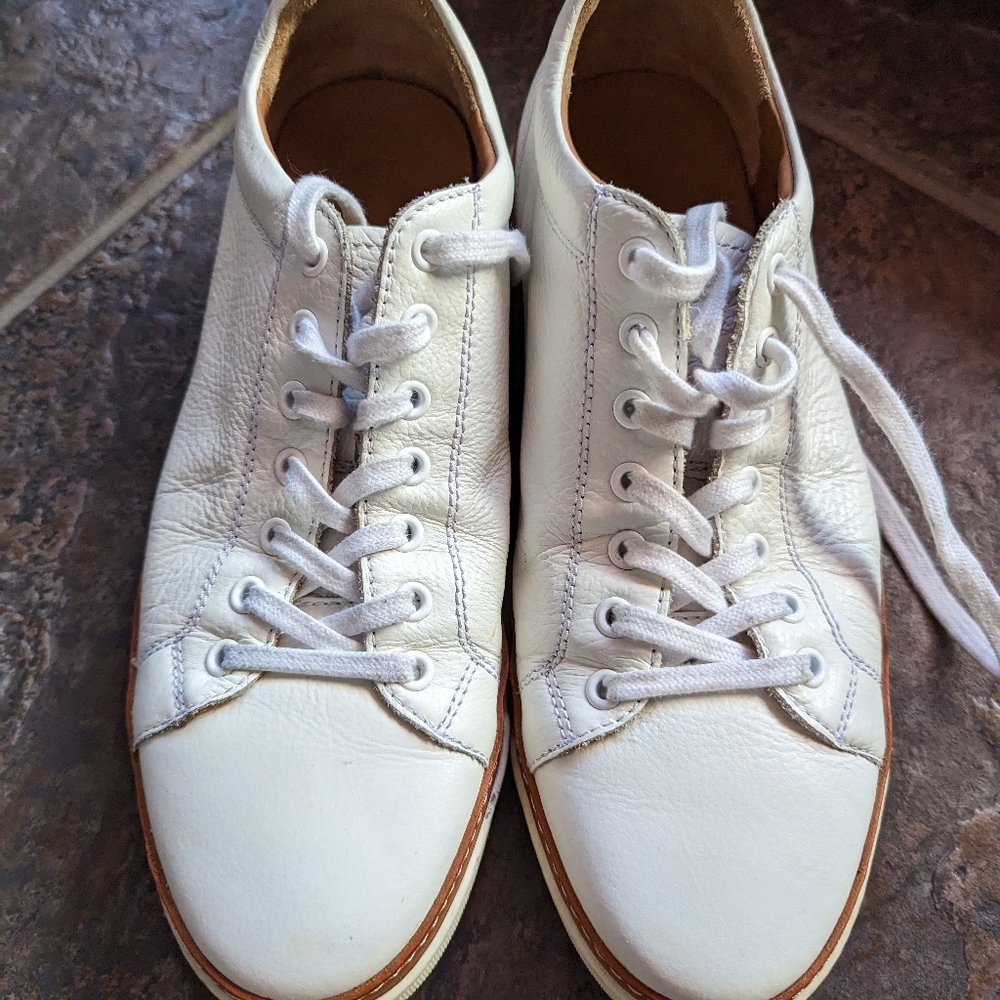 Allen Edmonds sneakers size 9